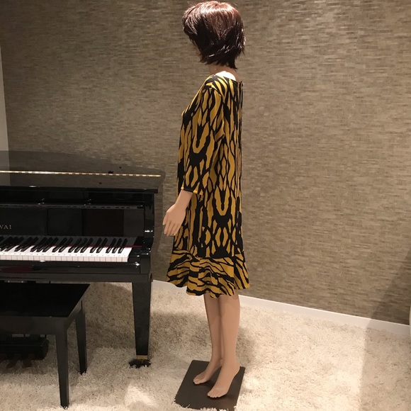 Mid Women Dress by Eva Varro - Picture 2 of 4